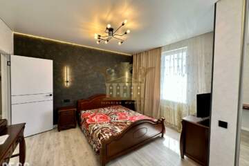 2-к квартира, 52 м², 1/10 эт.