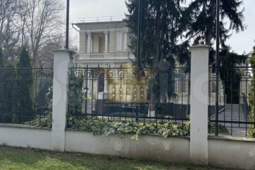 Отдельно стоящее здание, 1756 м²