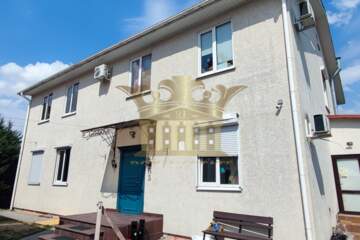 Отдельно стоящее здание, 330 м²